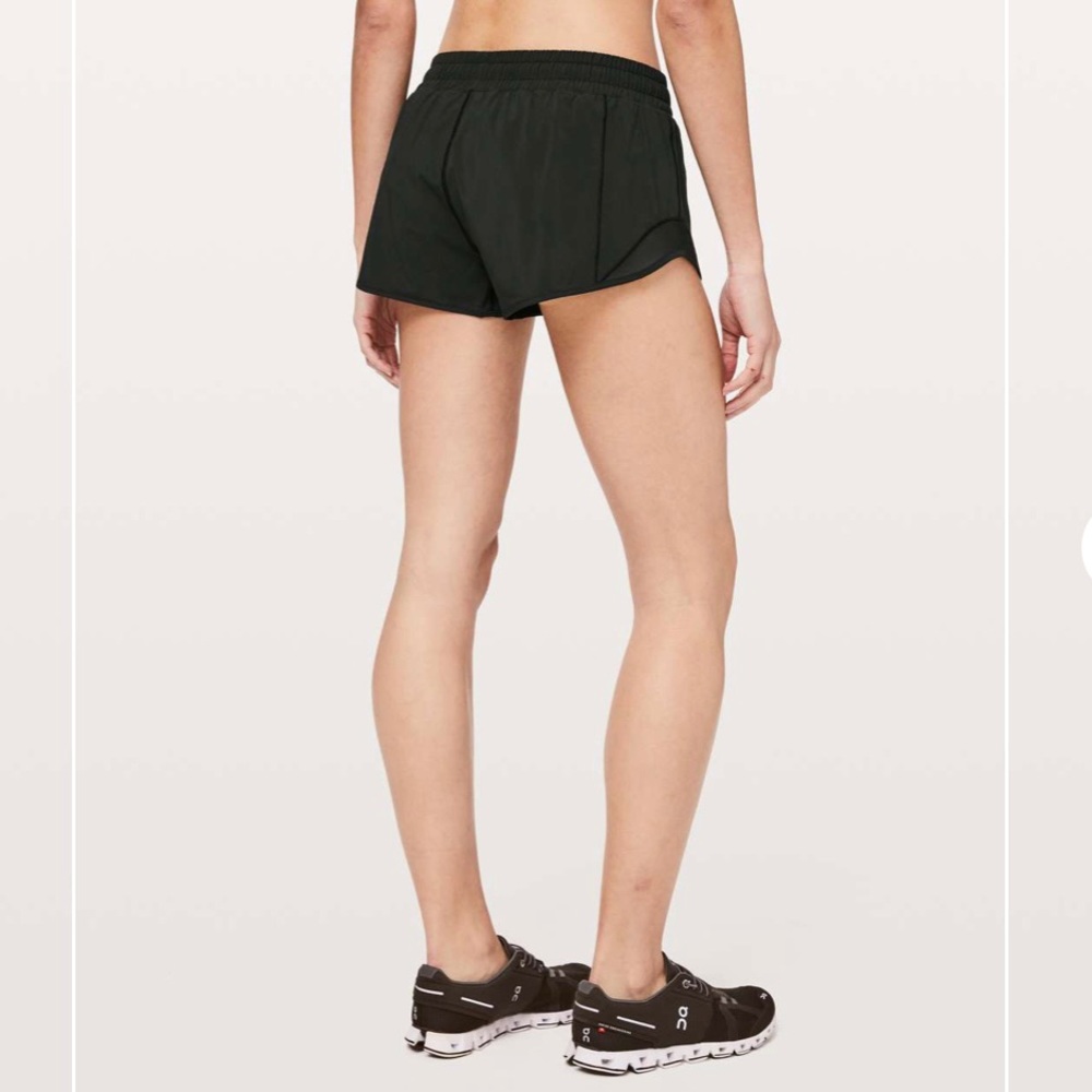 Lululemon Black Hotty Hot Short II *2.5" 6 - Picture 2 of 9